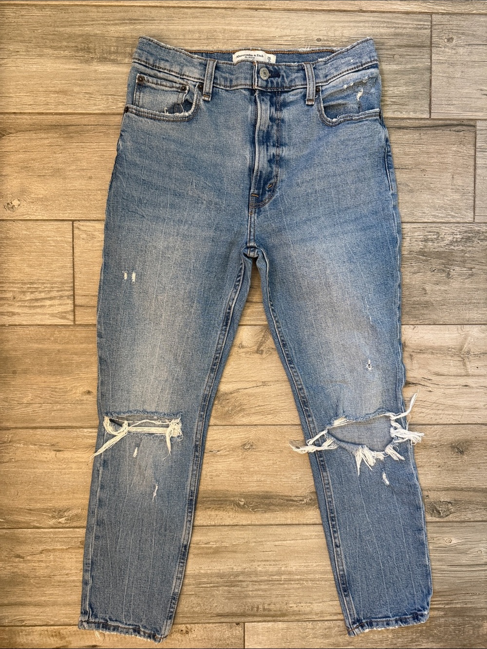 Abercrombie & Fitch The Skinny High Rise Jeans